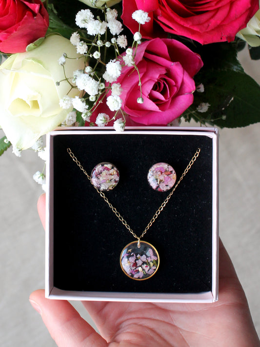 Ruususetti: riipus ja nappikorvikset