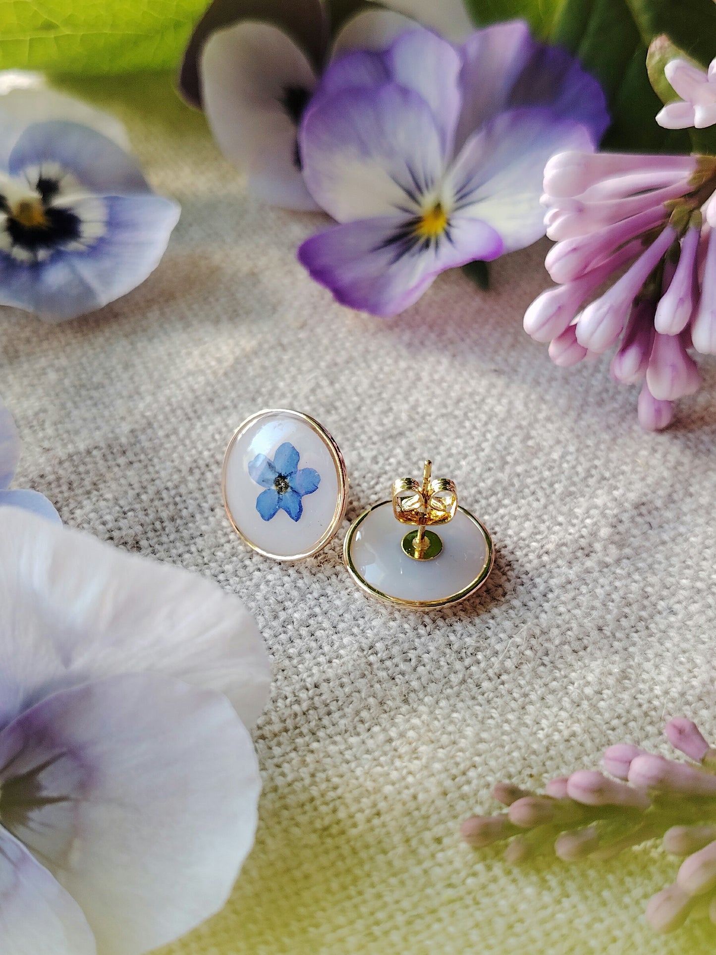 Lemmikki-nappikorvikset