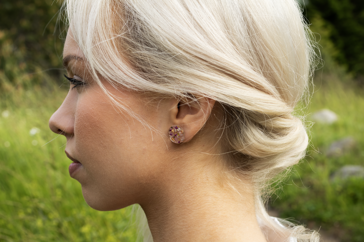 Ruususetti: riipus ja nappikorvikset